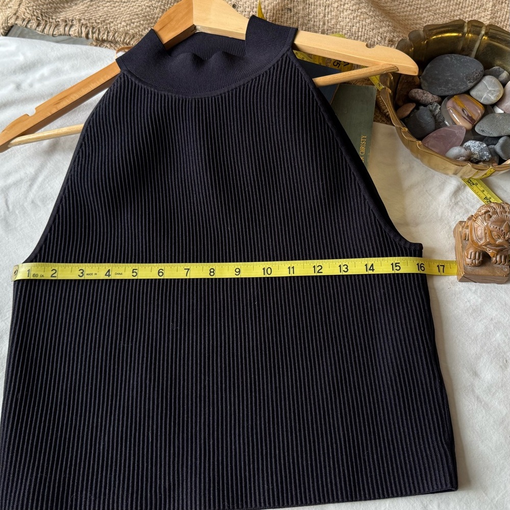 QUINCE • Cropped High Neck Ribbed Top. Size L. EUC. Black. $17 obo. - Picture 5 of 8